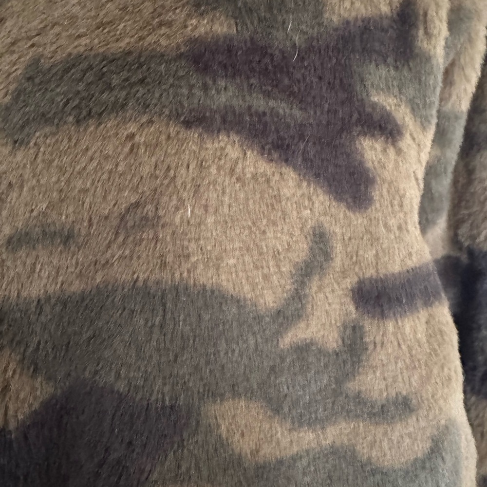 NWOT Faux fur Army Fatigue Crop Jacket - Picture 4 of 4